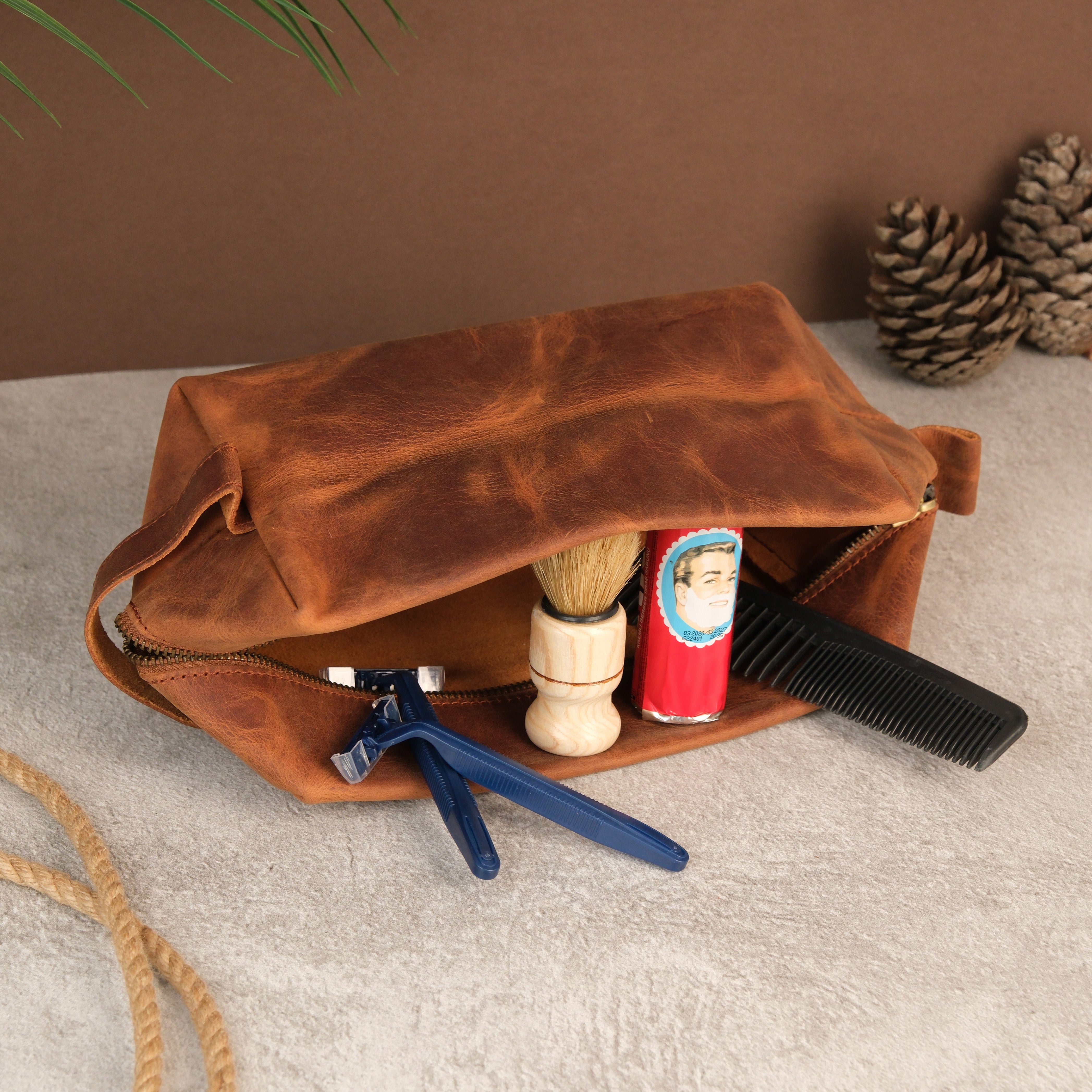 Leather Toiletry Kit Bag for Men and Women