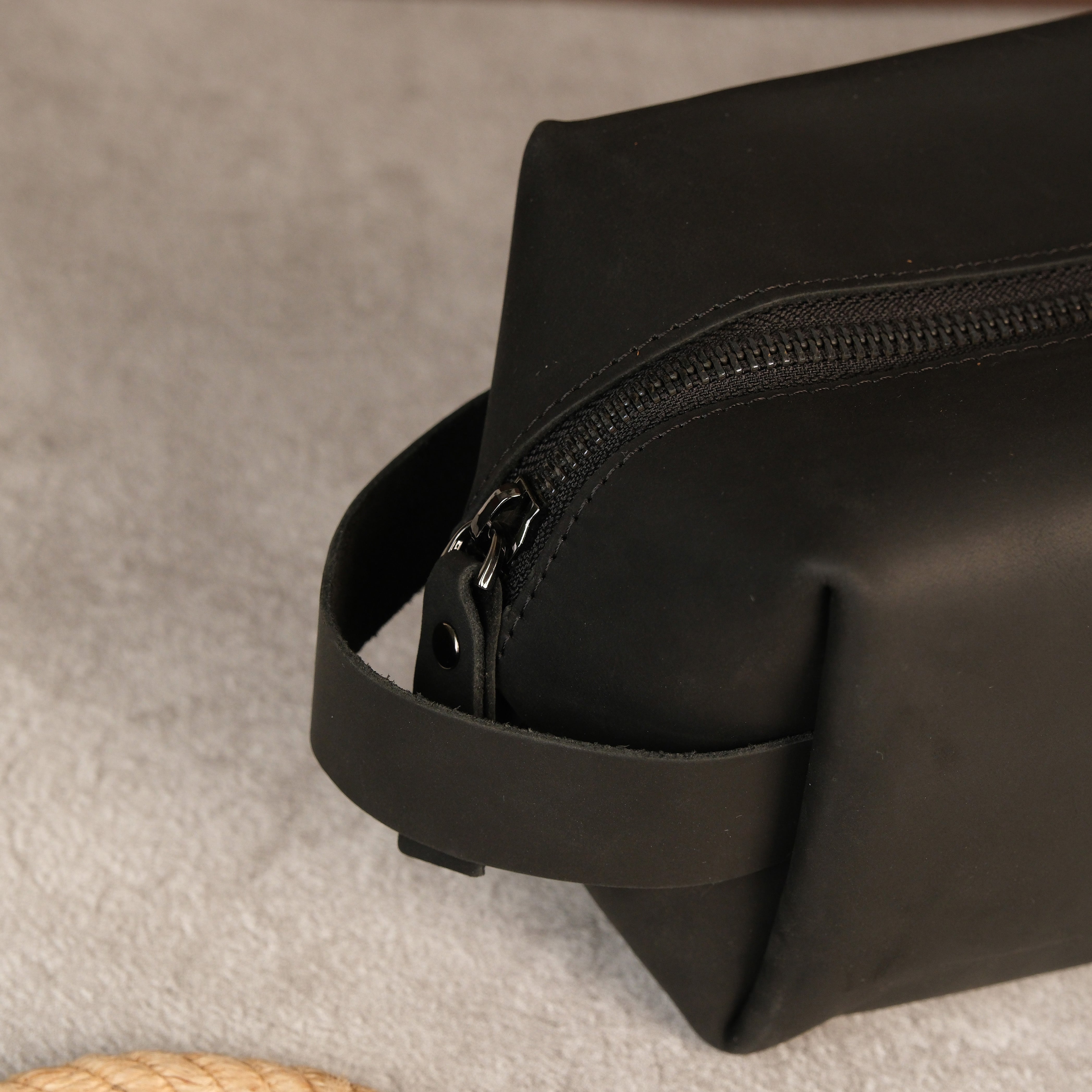 Leather Toiletry Kit Bag for Men and Women
