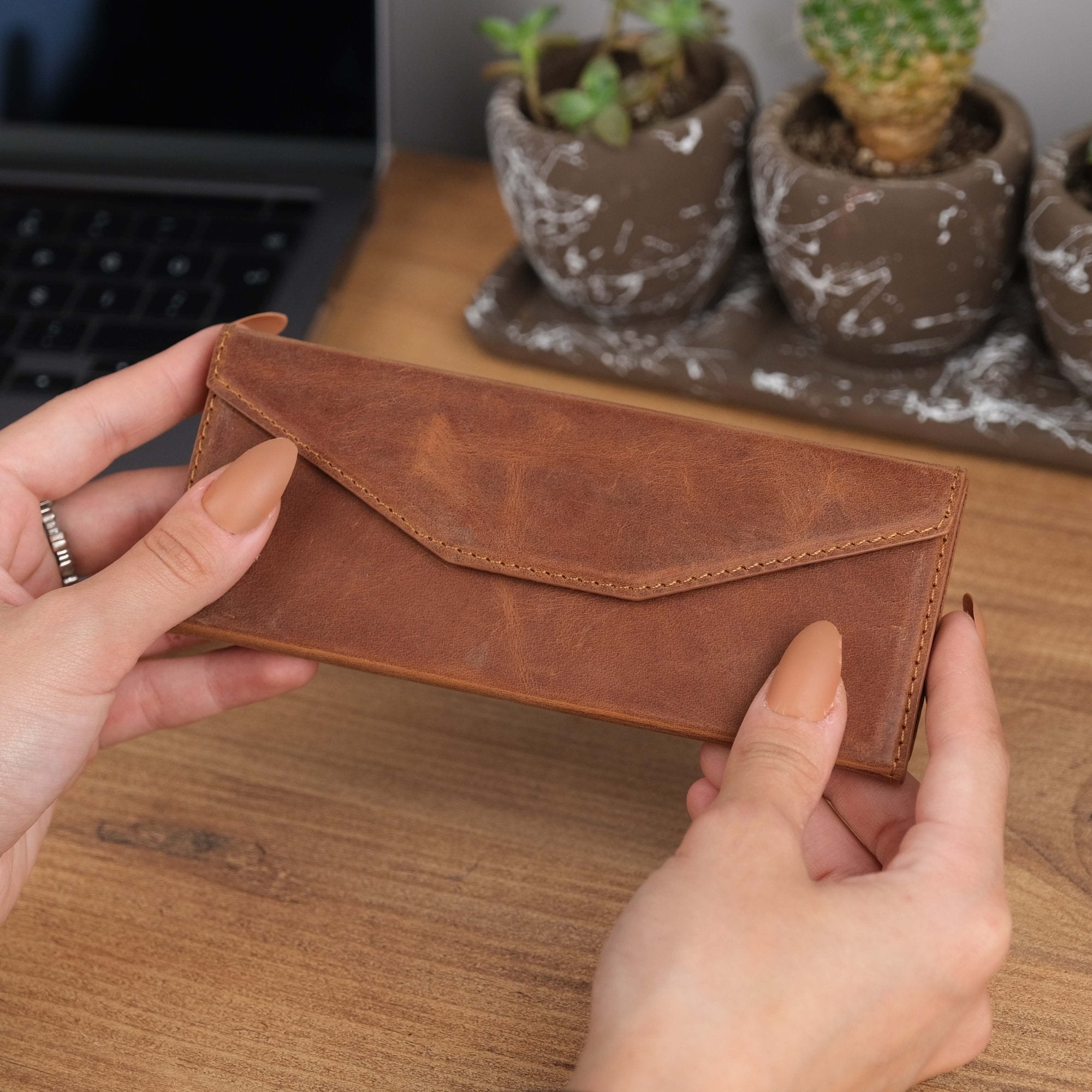 Antique Brown Glasses Case for Everyday Use