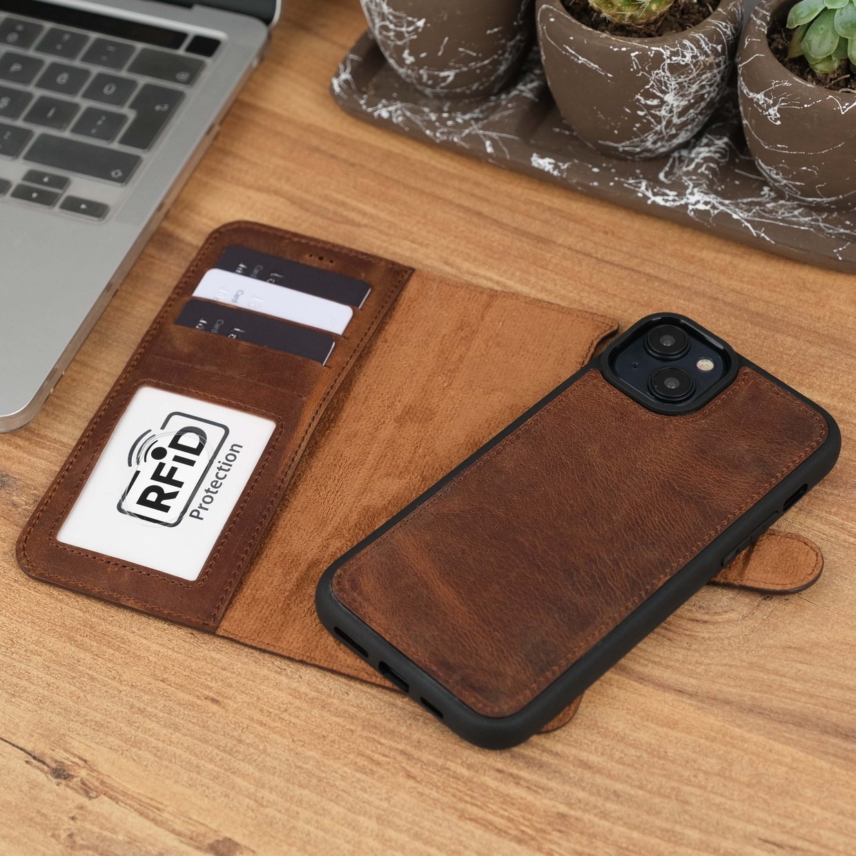 Antique Brown Leather iPhone 15 Plus Detachable Case