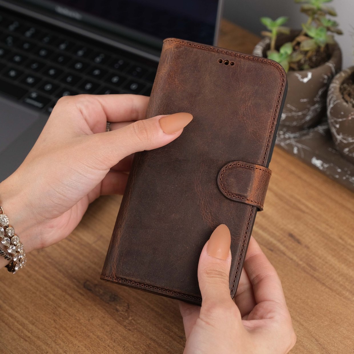 Antique Brown Leather iPhone 15 Plus Case Front View