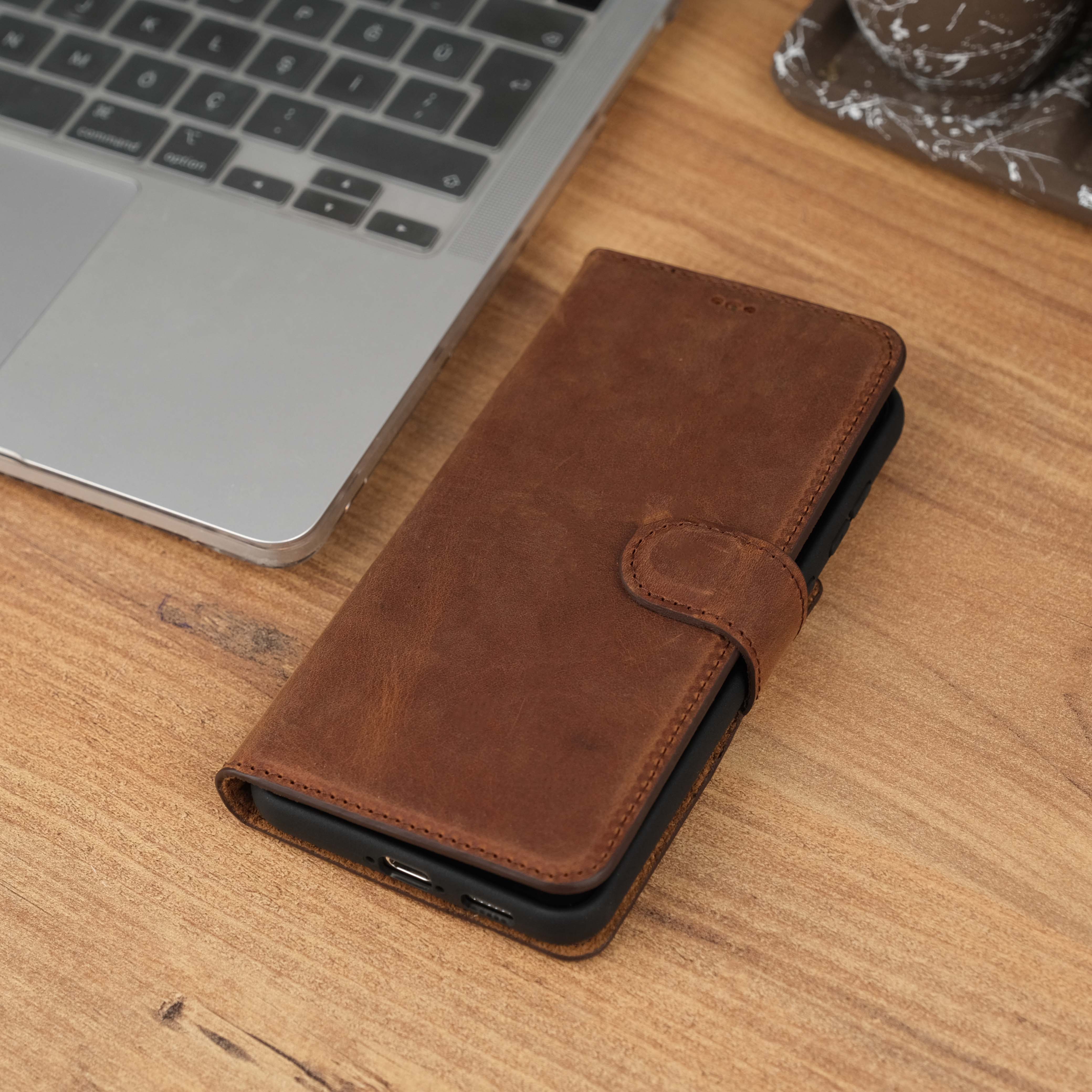 Antique Brown Leather Galaxy S23 Wallet Case Closure